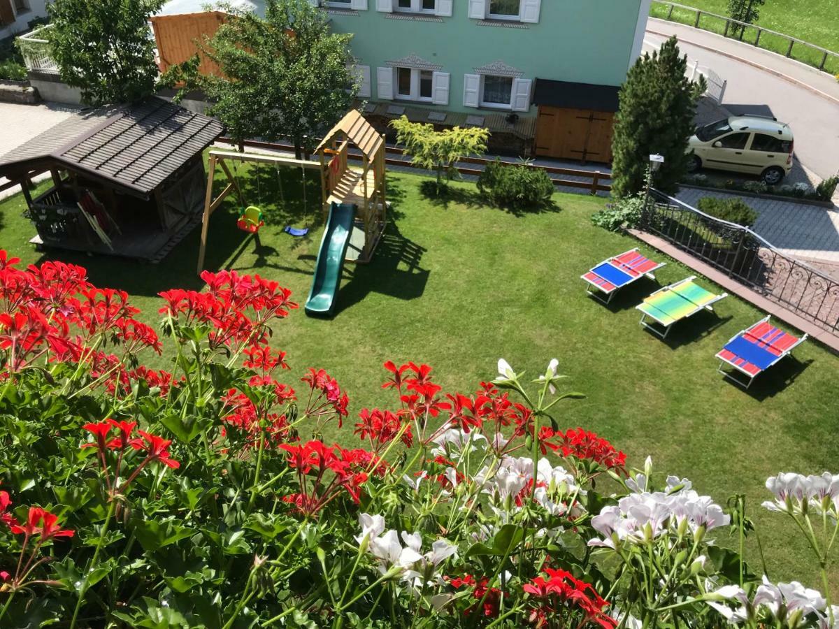 Apartments Vaiolet Santa Cristina Val Gardena Exterior foto